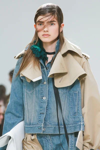 Look 28